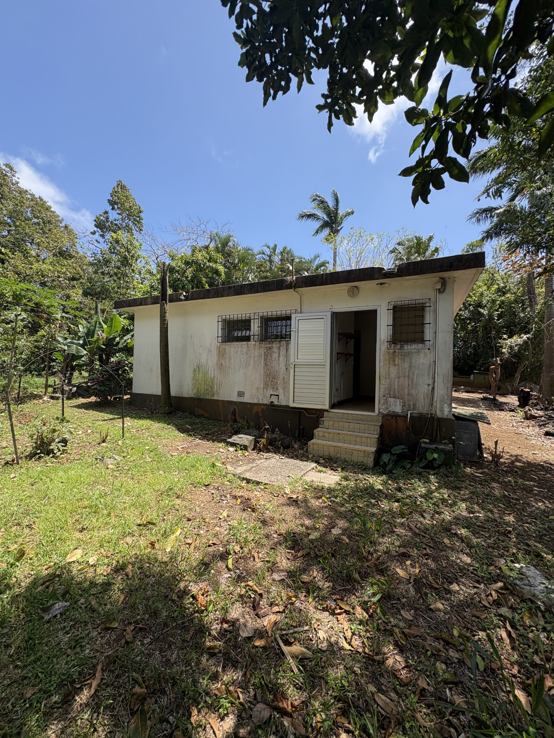 À vendre : Grand terrain de 1858 m² à Bras-Panon